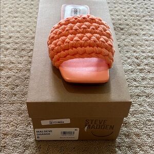 Steve Madden Maldeve Sandals in Bright Orange
